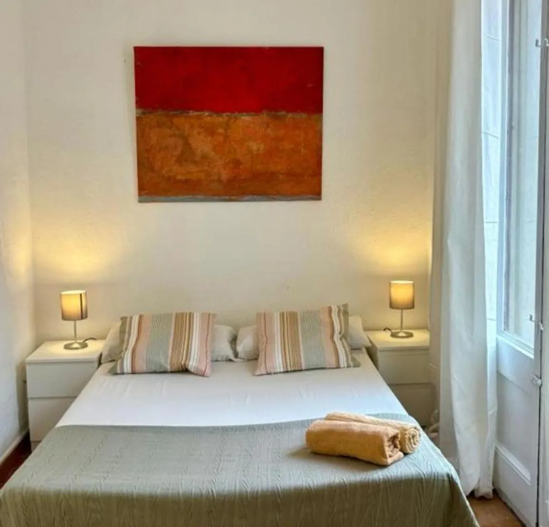 Cozy Ploblesec Apartment Barcelona