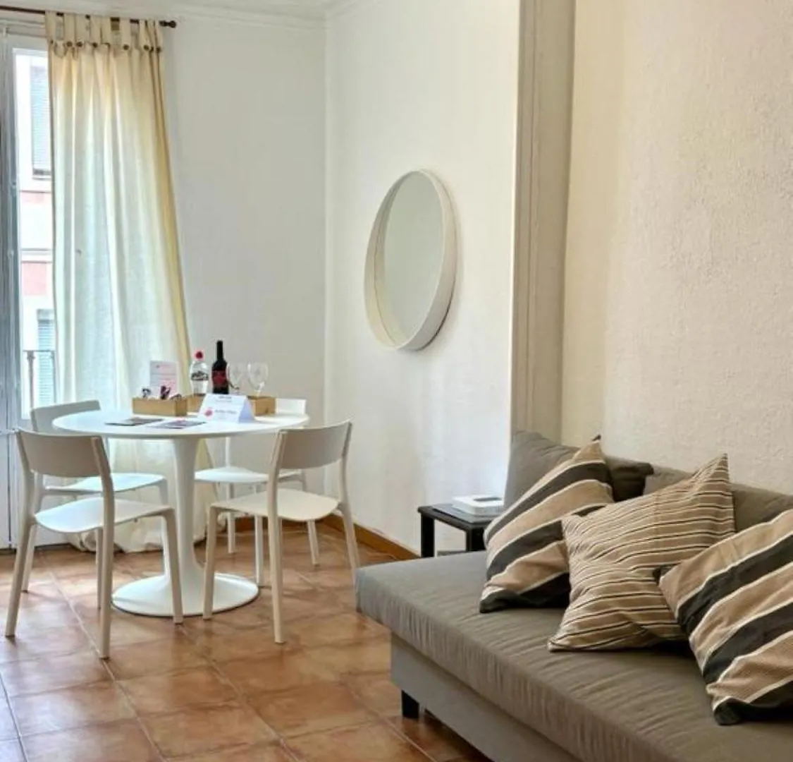 Cozy Ploblesec Apartment Barcelona Spanien