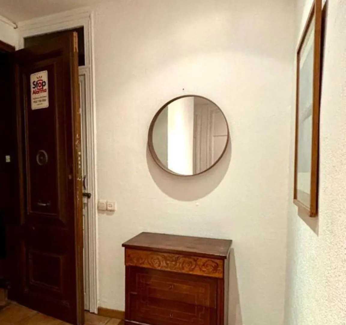 Cozy Ploblesec Apartment Barcelona