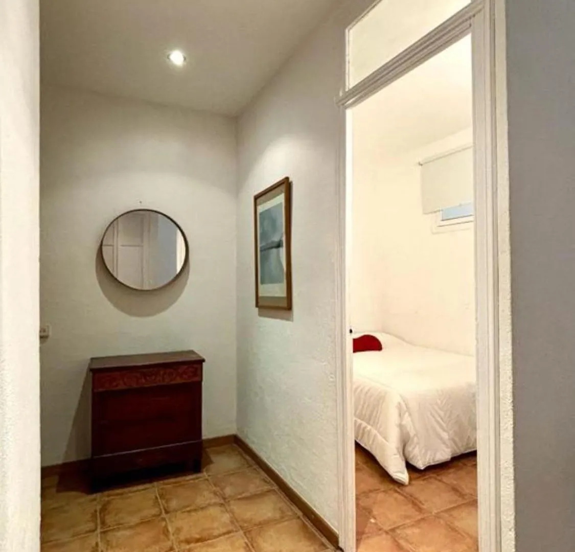 Cozy Ploblesec Apartment برشلونة 0*,  إسبانيا